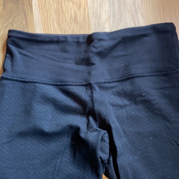 Lululemon Chevron cropped leggings - Picture 3 of 7